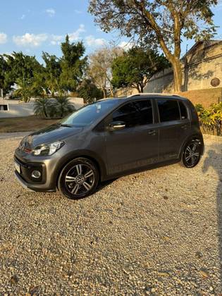 VOLKSWAGEN UP 1.0 170 TSI TOTAL FLEX XTREME 4P MANUAL VOLKSWAGEN UP 1.0 170 TSI TOTAL FLEX XTREME 4P MANUAL